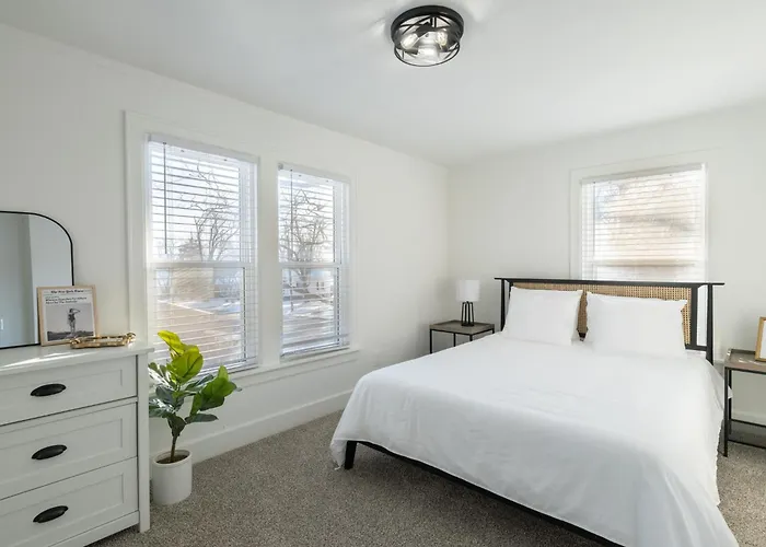 Monroe Manor Peoria Heights