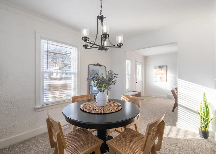Monroe Manor * Peoria Heights